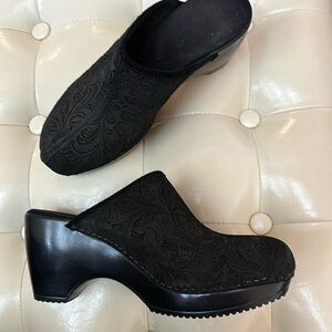 Embossed leather black clog mule, size 8.5